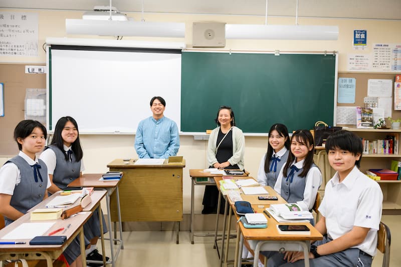 興南学園presents「十七音の世界から広がる 驚きや感動。 俳句の魅力を沖縄から伝えたい]