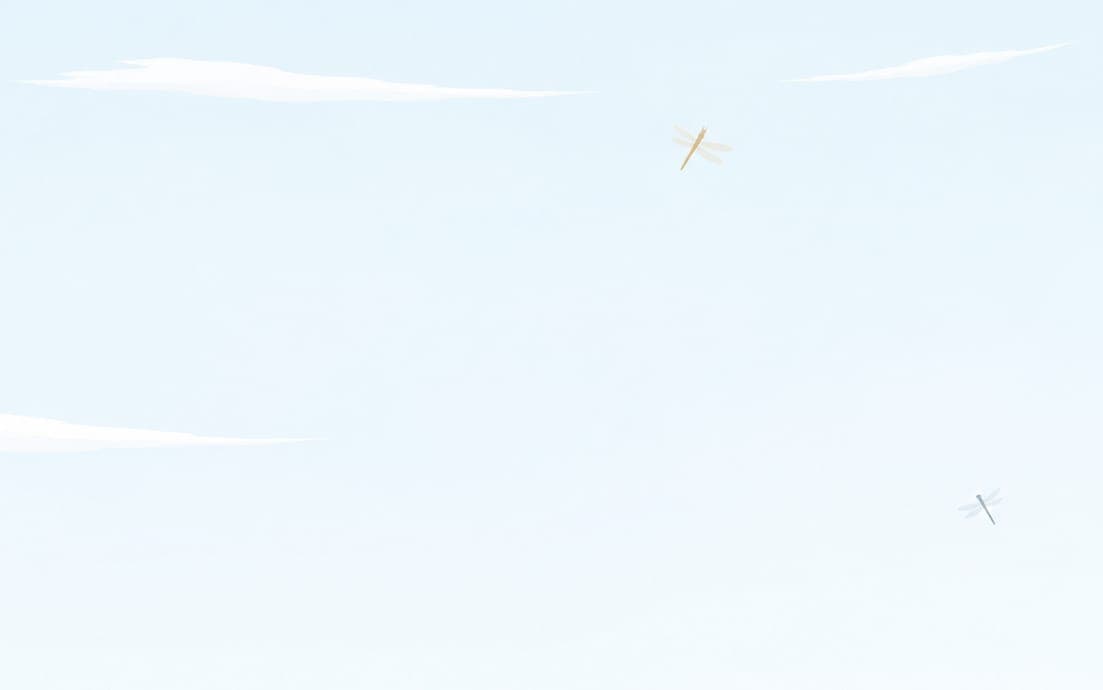雲が浮かぶ秋の空を飛ぶトンボのイラスト