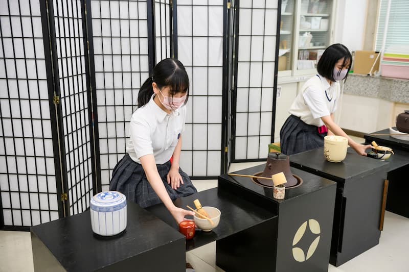グローバル化が進む現代こそ400年余前から変わらない茶の心得を【那覇国際高校 茶道部】